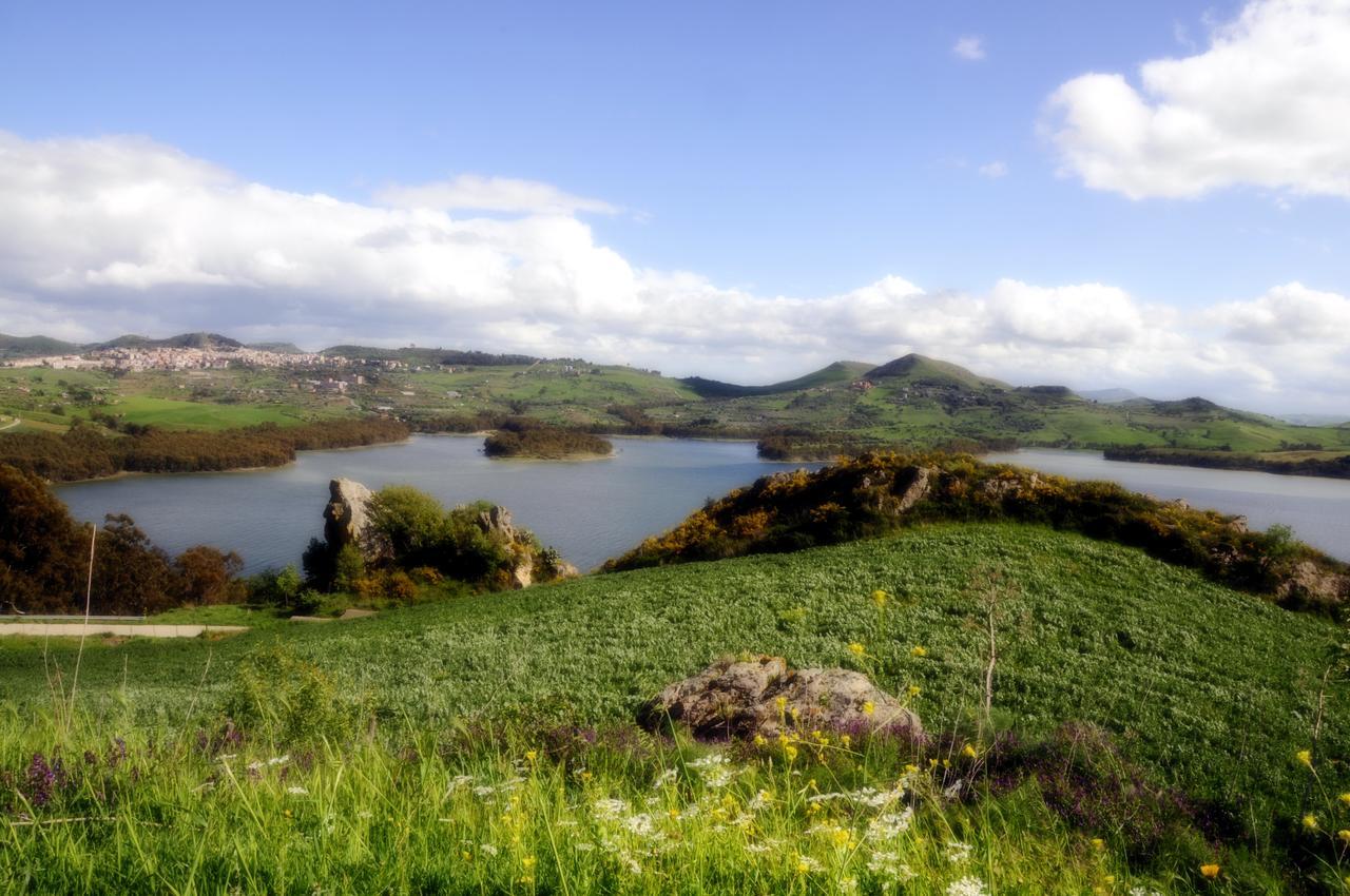 Oasi Del Lago Regalbuto Buitenkant foto